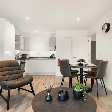Modern 1 Bedroom In - Sleeps 3 * Leeds (West Yorkshire)