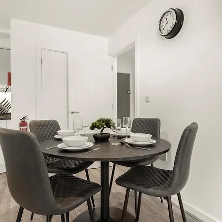Modern 1 Bedroom In - Sleeps 3 Apartment