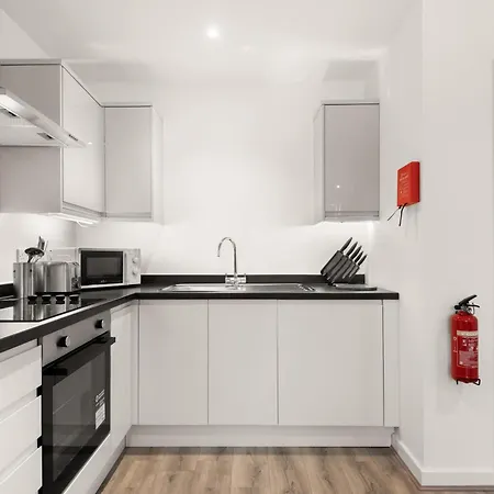 Modern 1 Bedroom In - Sleeps 3 * Leeds (West Yorkshire)